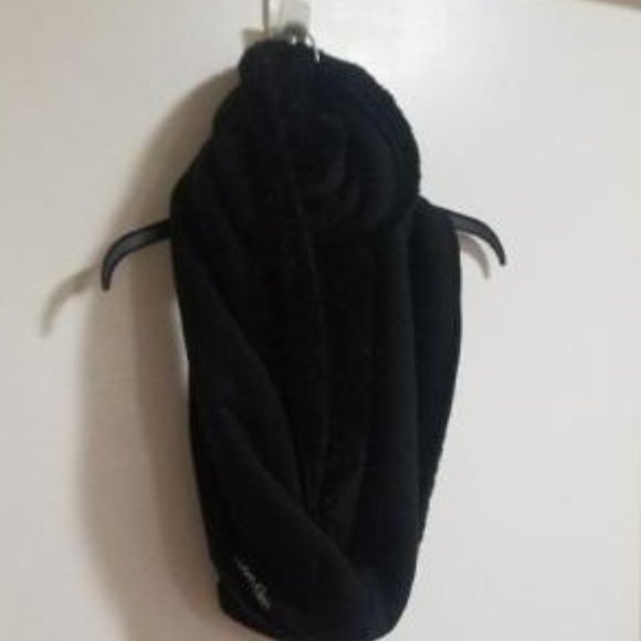 Calvin Klein Women's Black Infinity Loop Scarf, NWT - Picture 1 of 5
